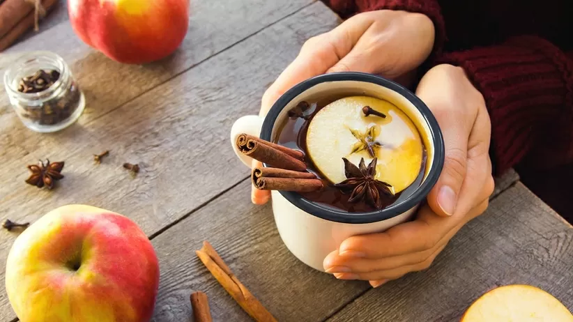 Paprastas nealkoholinio karšto vyno receptas. Jį galite pasigaminti akimirksniu