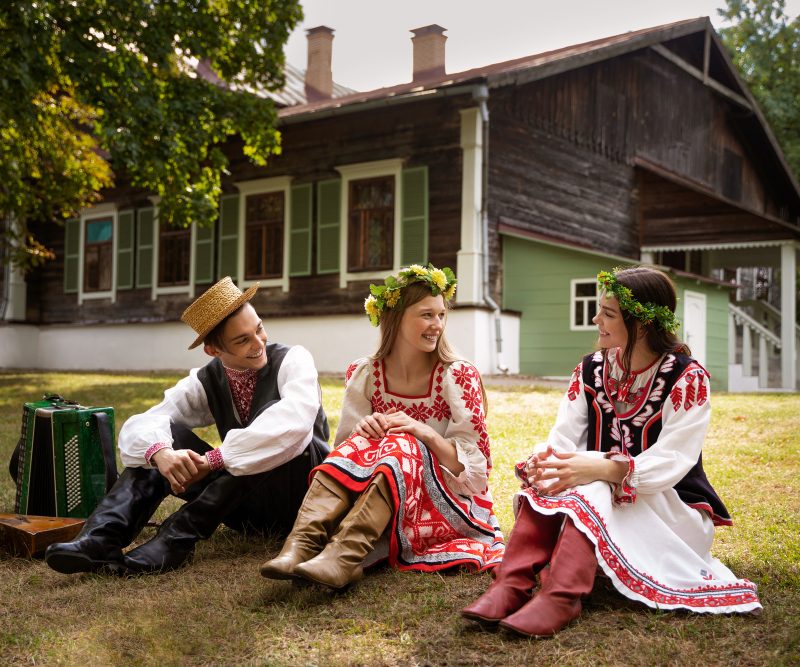 Lietuviškų papročių reikšmė šiuolaikiniame gyvenime: ką verta išsaugoti