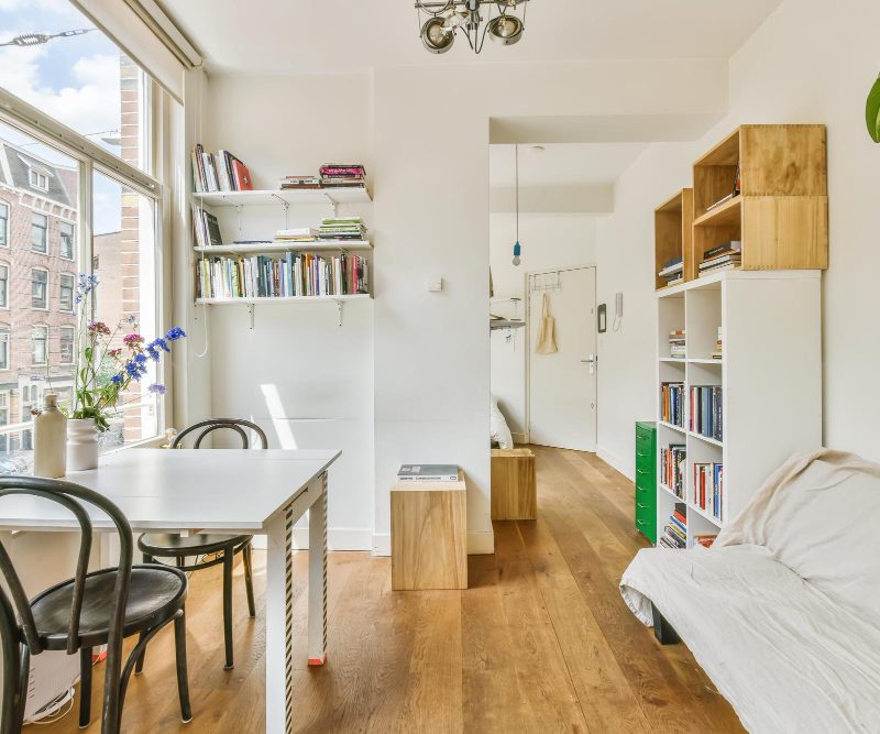 Top 10 patarimų, kaip efektyviai sutvarkyti mažą butą ir sutaupyti vietos