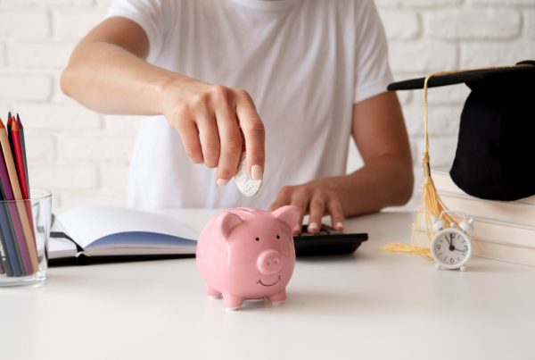 7 būdai mažinti buitinius kaštus – praktiški taupymo sprendimai