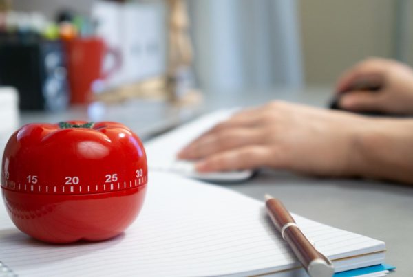 Kaip efektyviai naudoti Pomodoro metodą darbui ir mokymuisi