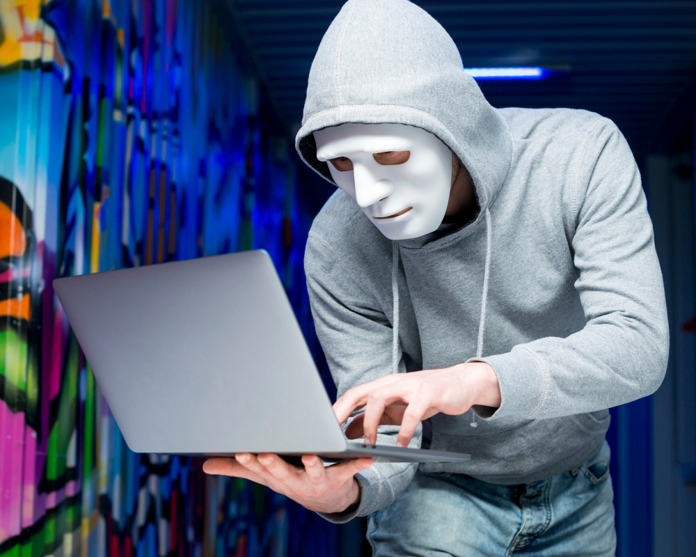 Kaip apsisaugoti nuo sukčių internete: svarbiausi saugumo patarimai