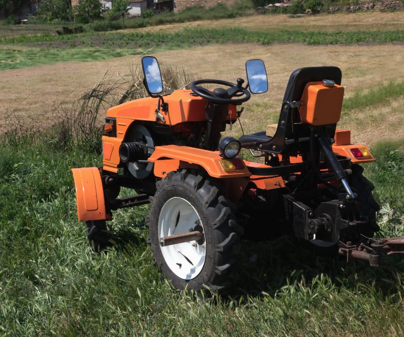 Kaip išsirinkti sodo traktoriuką: svarbiausi kriterijai ir populiariausi modeliai