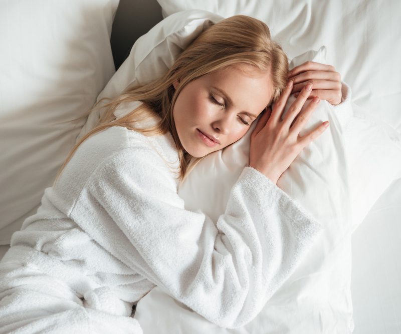 Kaip pagerinti miego kokybę be vaistų: kasdieniai įpročiai, kurie veikia