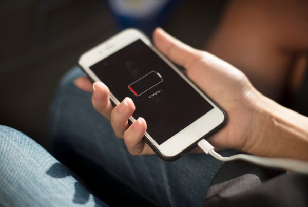 Kaip prižiūrėti telefono bateriją, kad ji tarnautų ilgiau: patikrinti patarimai