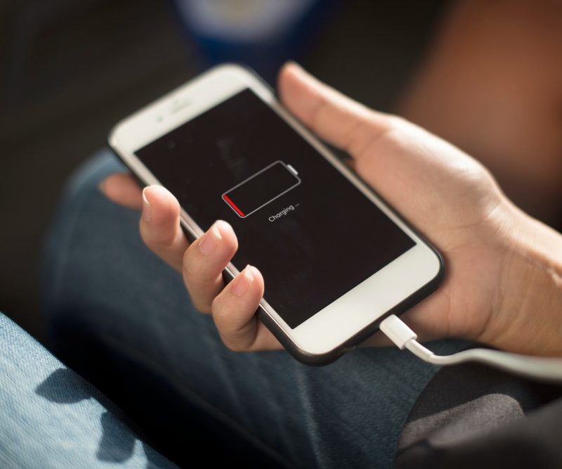 Kaip prižiūrėti telefono bateriją, kad ji tarnautų ilgiau: patikrinti patarimai