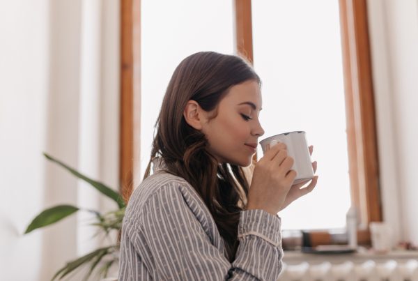 Mindfulness praktikos, kurias galite pradėti nuo ryto kavos
