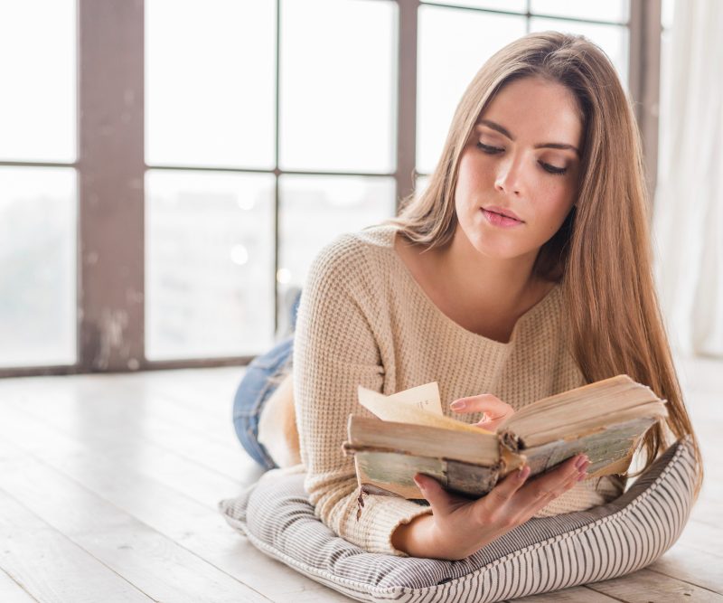Saviugda per knygas: 10 literatūros rekomendacijų emocinei brandai
