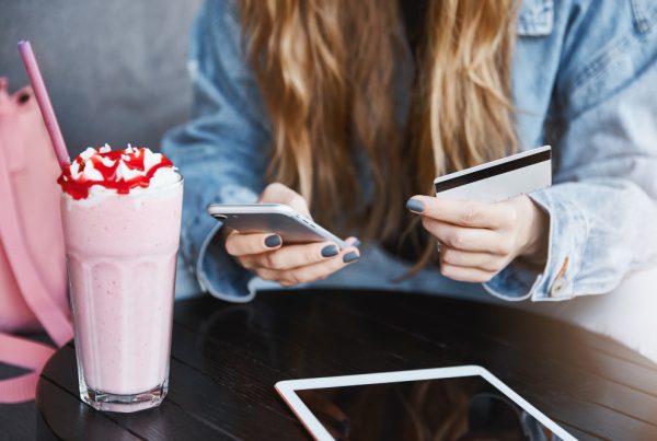 Skaitmeninės mokėjimo priemonės Lietuvoje: nuo NFC iki QR – kas vertas dėmesio