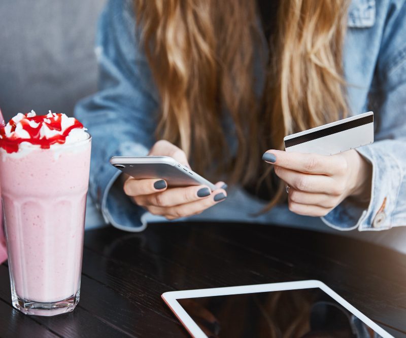 Skaitmeninės mokėjimo priemonės Lietuvoje: nuo NFC iki QR – kas vertas dėmesio