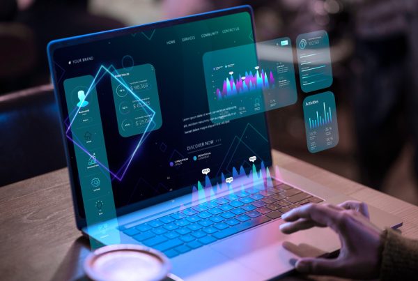 Technologijų tendencijos 2025: ką turėtų žinoti kiekvienas vartotojas