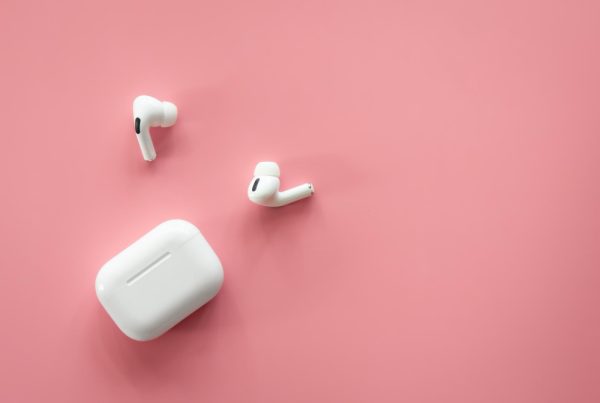 TOP 5 nebrangūs Bluetooth ausinukai iki 50 eurų – kokybė už kainą