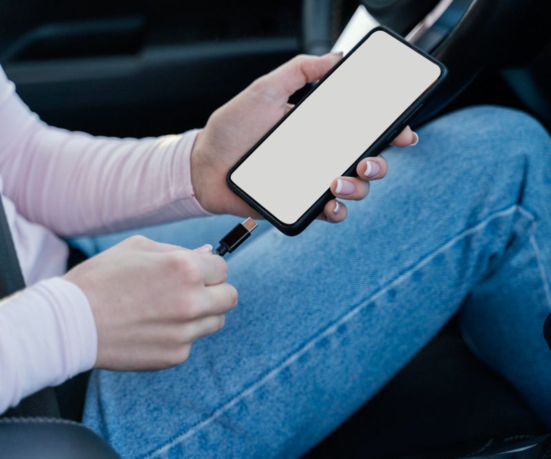 Automobilio krovikliai ir USB-C PD: kiek vatų jums reikia iš tikrųjų?