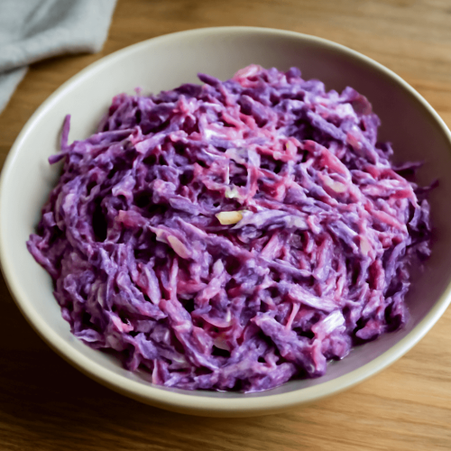 Mėlynojo kopūsto salotos su majonezu – puikus garnyras mėsai