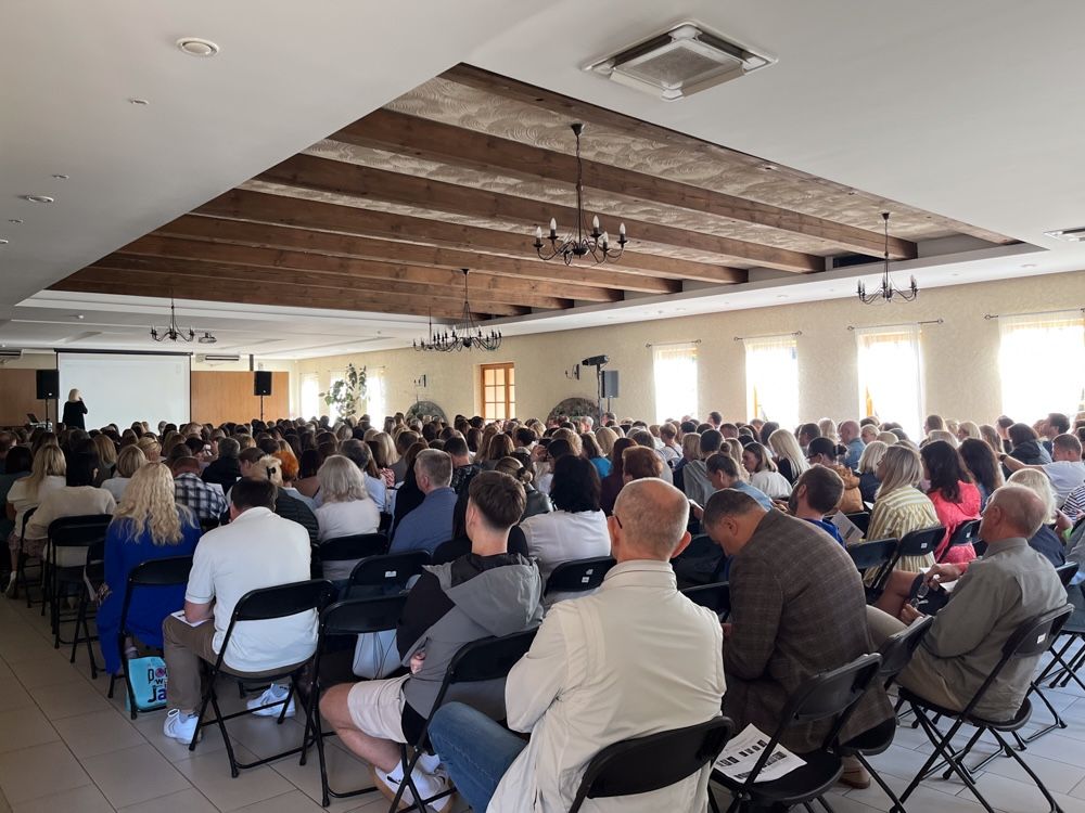 Kaip suorganizuoti konferenciją, kuri stiprintų komandą?